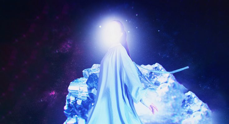 Hit Tip July 2022: Thy Veils – Lina Luna