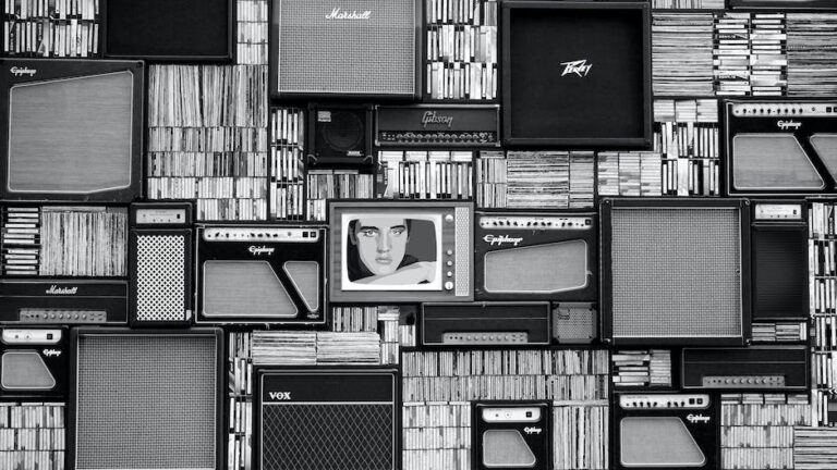 How to Produce a Pop Hit: Uncover the Secrets of Chart-Topping Tracks