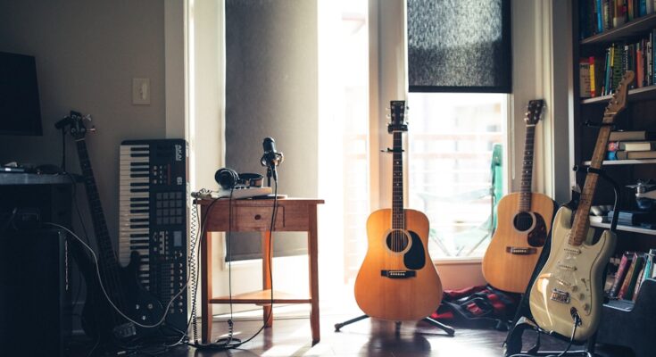 “Artificial Intelligence and Music: Crafting the Sounds of Tomorrow”