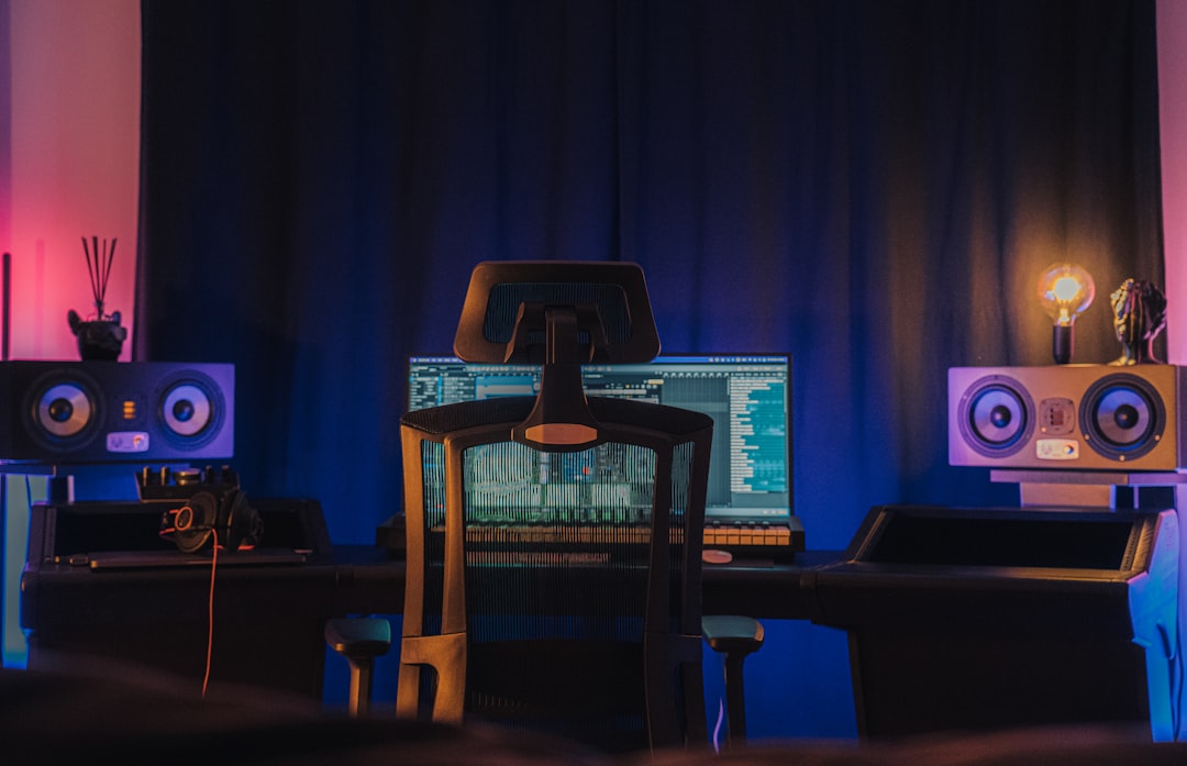 Cozy Winter Nights: Crafting Chill Lo-Fi Christmas Playlists 🎶 Cozy Winter Nights: Crafting Chill Lo-Fi Christmas Playlists 🎶